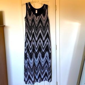 Black and white, lined maxi.  Size 20W